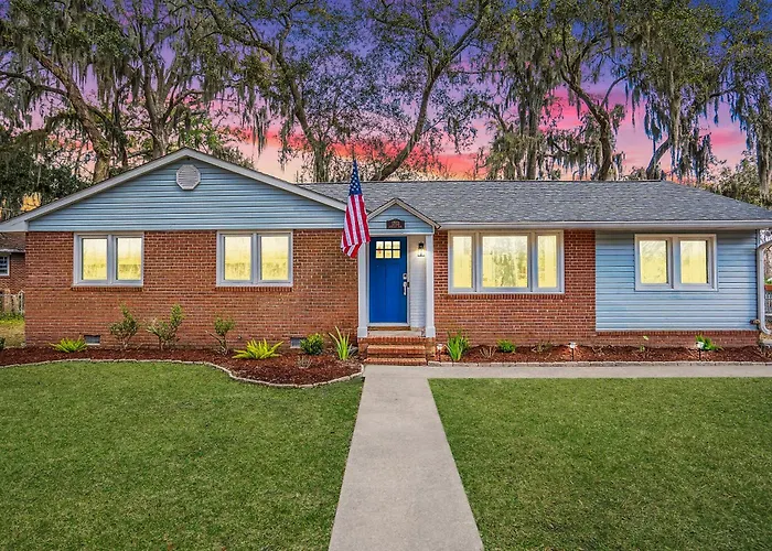 Camellia House - 6 Minutes To Mcrd Parris Island Graduation Family Friendly, Beach Pass Included, Renovated